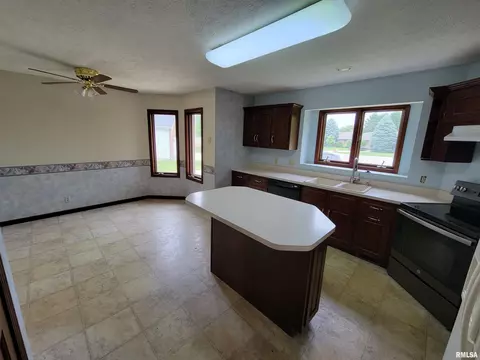 2413 Heather Mill Ct, Springfield, IL 62704 photo 7