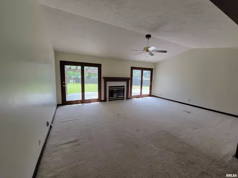 2413 Heather Mill Ct, Springfield, IL 62704 photo 2