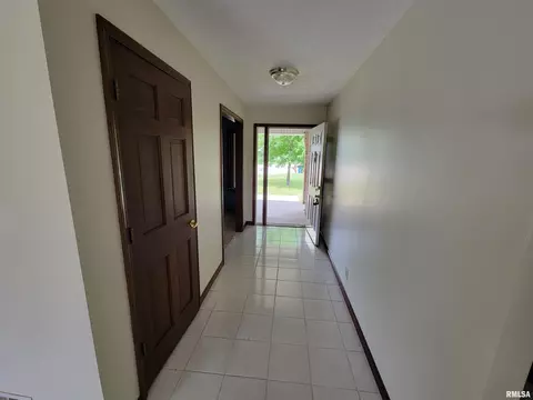 2413 Heather Mill Ct, Springfield, IL 62704 photo 4