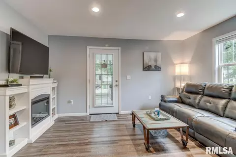 616 S Park Ave, Springfield, IL 62704 photo 6