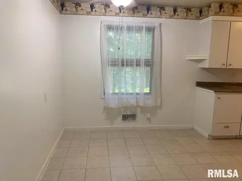 2600 Queensway Rd, Springfield, IL 62703 photo 7