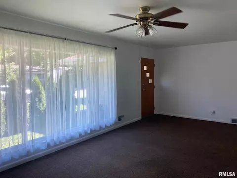 2600 Queensway Rd, Springfield, IL 62703 photo 2