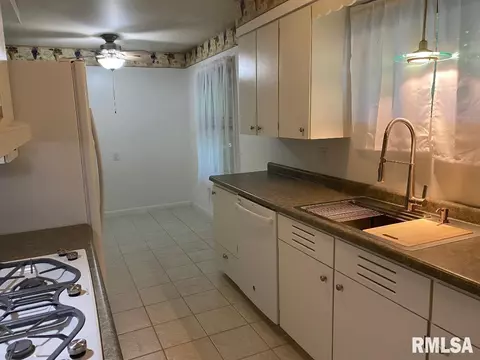 2600 Queensway Rd, Springfield, IL 62703 photo 5