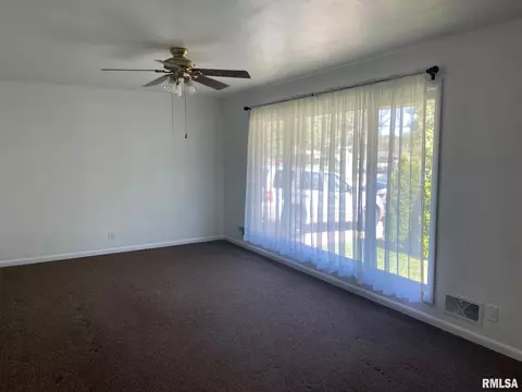 2600 Queensway Rd, Springfield, IL 62703 photo 3