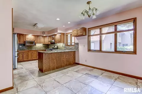 3216 Forsyth Dr, Springfield, IL 62704 photo 7