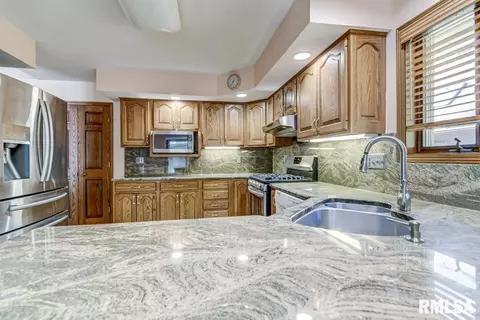 3216 Forsyth Dr, Springfield, IL 62704 photo 8