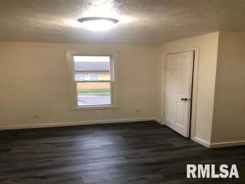1241 N 15th St, Springfield, IL 62702 photo 5