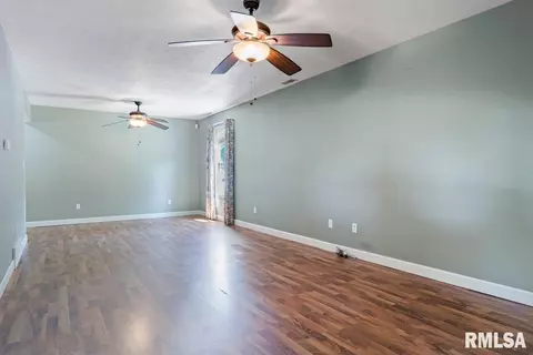 1500 Pennsylvania Ave, Springfield, IL 62702 photo 2
