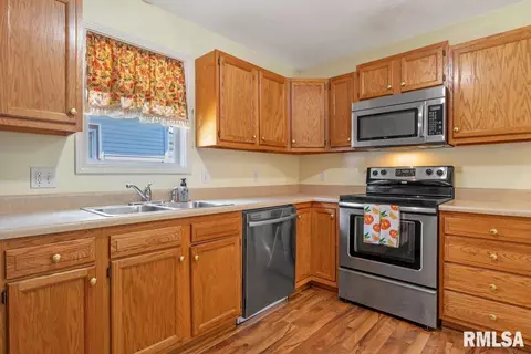 1500 Pennsylvania Ave, Springfield, IL 62702 photo 8
