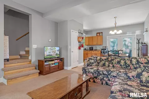 1725 S Spring St, Springfield, IL 62704 photo 4