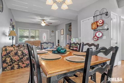 1725 S Spring St, Springfield, IL 62704 photo 8