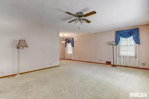 9 Circle Dr, Springfield, IL 62703 photo 5