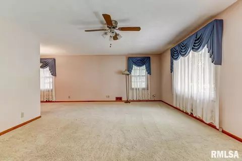 9 Circle Dr, Springfield, IL 62703 photo 6