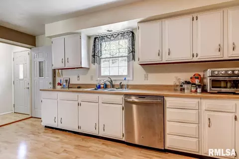 118 E Hawkeye Way, Springfield, IL 62707 photo 15