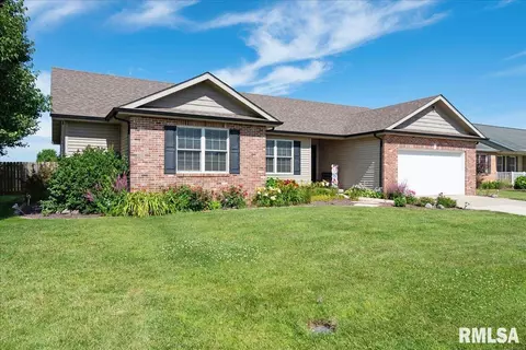 603 Willows Ave, Chatham, IL 62629 photo 3