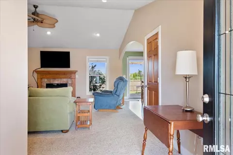 603 Willows Ave, Chatham, IL 62629 photo 7