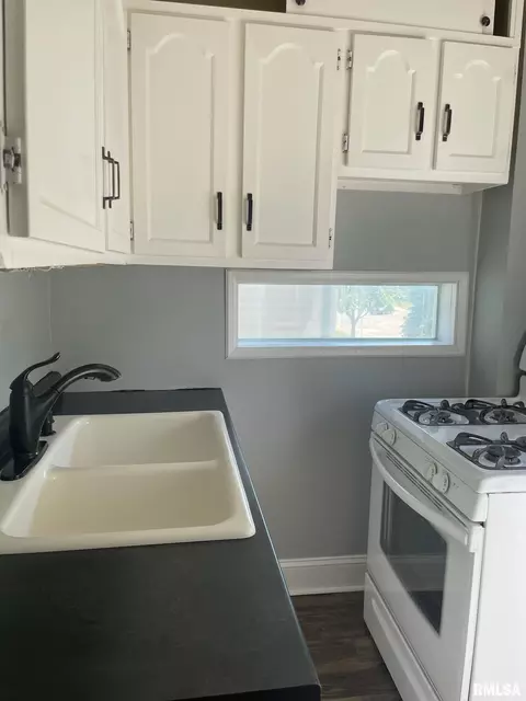 928 S 2nd St, Springfield, IL 62704 photo 5