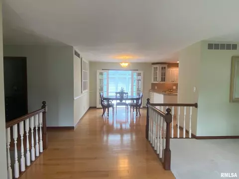 2800 Twin Lakes Dr, Springfield, IL 62707 photo 5