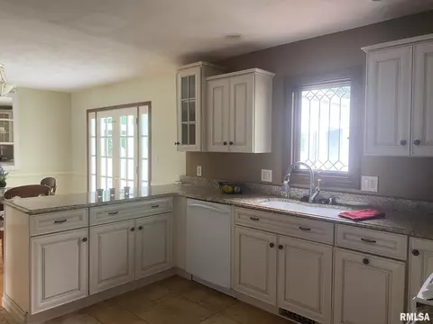 2800 Twin Lakes Dr, Springfield, IL 62707 photo 13