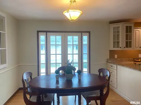2800 Twin Lakes Dr, Springfield, IL 62707 photo 9