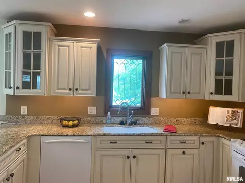 2800 Twin Lakes Dr, Springfield, IL 62707 photo 14