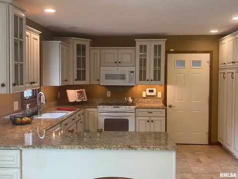 2800 Twin Lakes Dr, Springfield, IL 62707 photo 11