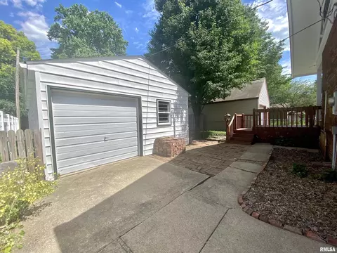 1620 Holmes Ave, Springfield, IL 62704 photo 29
