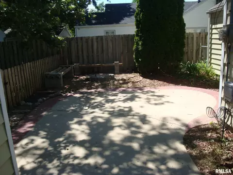 3032 Louise Ln, Springfield, IL 62702 photo 10