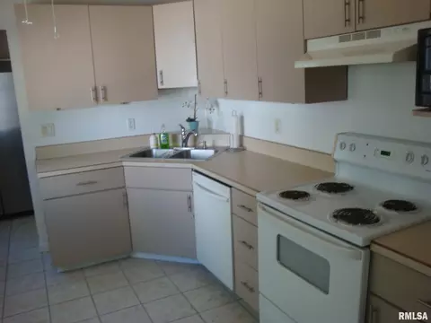 3032 Louise Ln, Springfield, IL 62702 photo 7