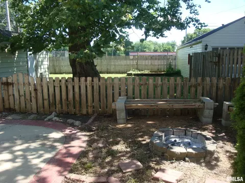 3032 Louise Ln, Springfield, IL 62702 photo 11