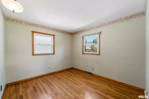 2301 Dunwich Dr, Springfield, IL 62702 photo 23