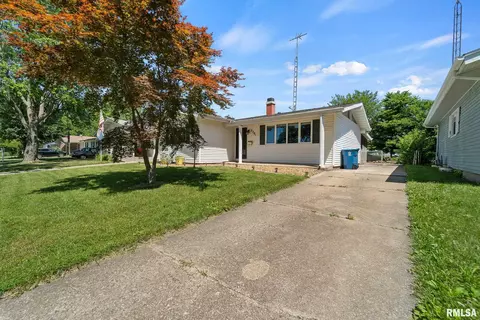 2301 Dunwich Dr, Springfield, IL 62702 photo 3