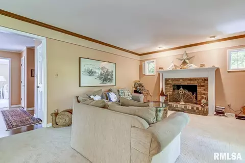 2112 Augusta Dr, Springfield, IL 62704 photo 22