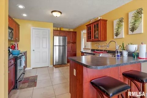 2909 Tanner Rd, Springfield, IL 62702 photo 11