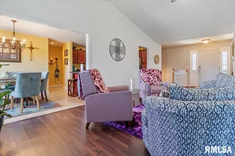 2909 Tanner Rd, Springfield, IL 62702 photo 8