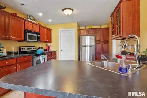 2909 Tanner Rd, Springfield, IL 62702 photo 10