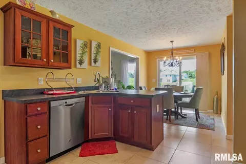 2909 Tanner Rd, Springfield, IL 62702 photo 12