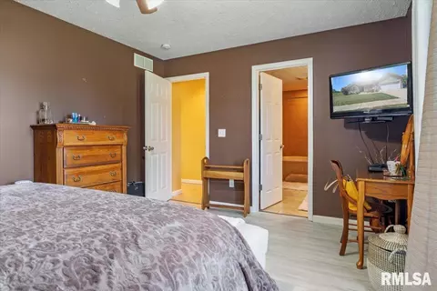 2909 Tanner Rd, Springfield, IL 62702 photo 17