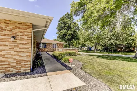 401 Brandywine Rd, Springfield, IL 62704 photo 2