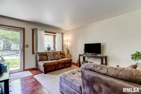 1612 Fairfield Dr, Springfield, IL 62702 photo 8
