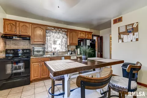 1612 Fairfield Dr, Springfield, IL 62702 photo 13