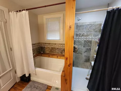 1045 N 6th St, Springfield, IL 62702 photo 12