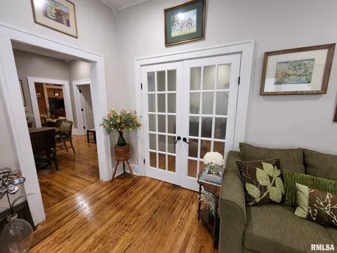 1045 N 6th St, Springfield, IL 62702 photo 16