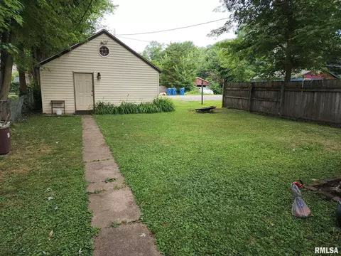 1045 N 6th St, Springfield, IL 62702 photo 25