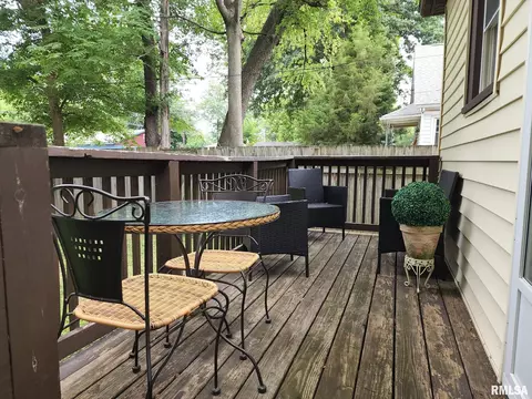 1045 N 6th St, Springfield, IL 62702 photo 23