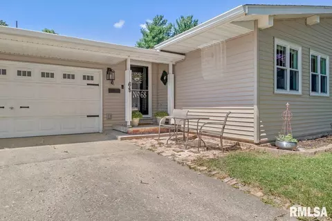 68 Danbury Dr, Springfield, IL 62704 photo 2