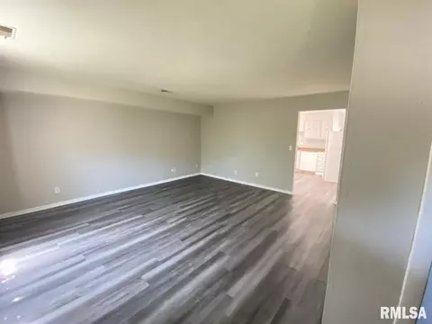 815 W Lawrence Ave, Springfield, IL 62704 photo 3