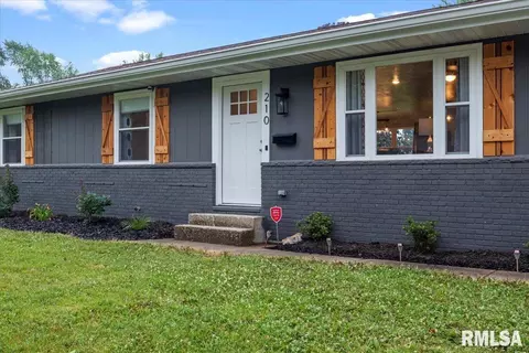 210 Deerhead Ln, Springfield, IL 62704 photo 2