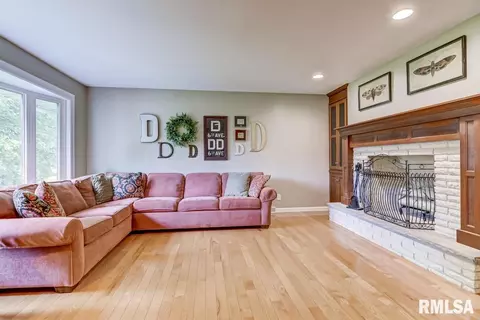 24 Ross Dr, Springfield, IL 62711 photo 3