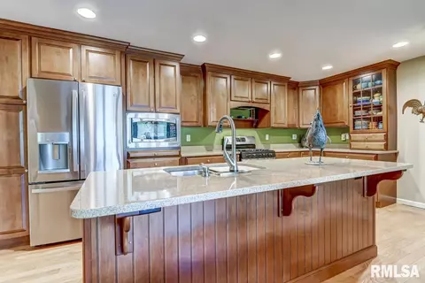 24 Ross Dr, Springfield, IL 62711 photo 8